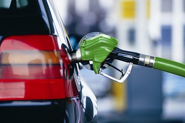 Цены на бензин заморозили до конца января