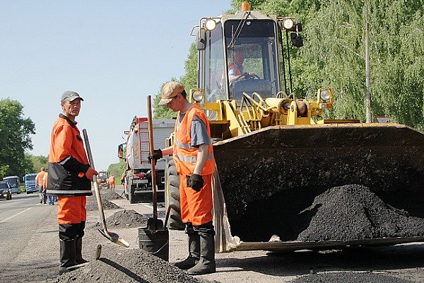 Укравтодор намерен закончить ремонт дорог госзначения к июлю (фото)