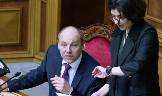 Вице-спикер Рады отключила депутату микрофон за выступление на русском языке