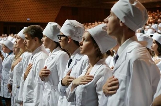 На подготовку одного медика в Украине выделяется в 90 раз меньше средств, чем в США