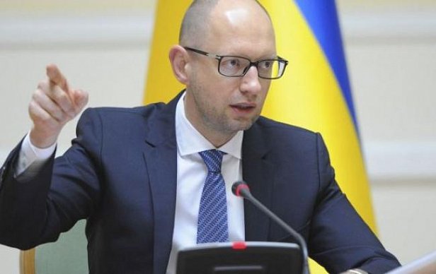 Яценюк готов передать западные таможни Украины в управление британской компании