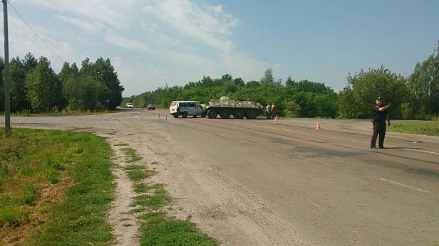 В Ровенской области БТР столкнулся с микроавтобусом из Беларуси, есть пострадавшие