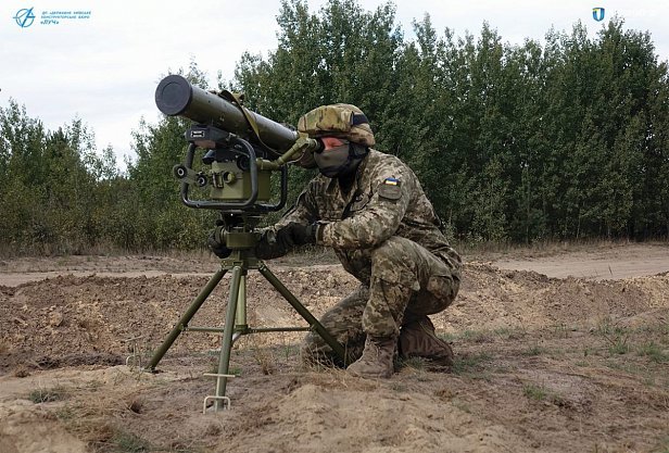 Украинские военнослужащие приняли на вооружение переносной ракетный комплекс Корсар