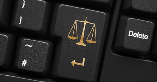 Неизвестные украли ноутбук из кабинета главы Соломенского суда