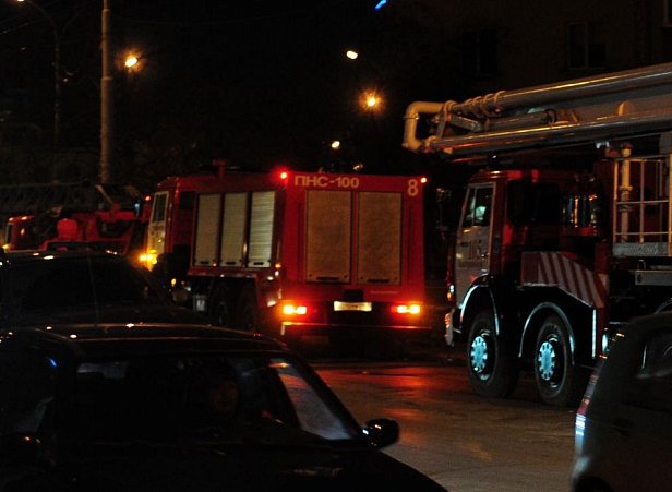 Пожар на Подольско-Воскресенском мосту в Киеве ликвидирован