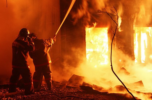 СРОЧНО! В центре Киева масштабный пожар (видео)