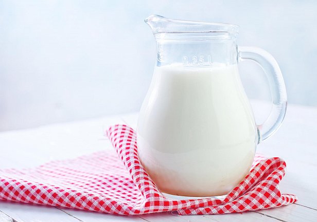 В Украине продолжат принимать молоко у населения