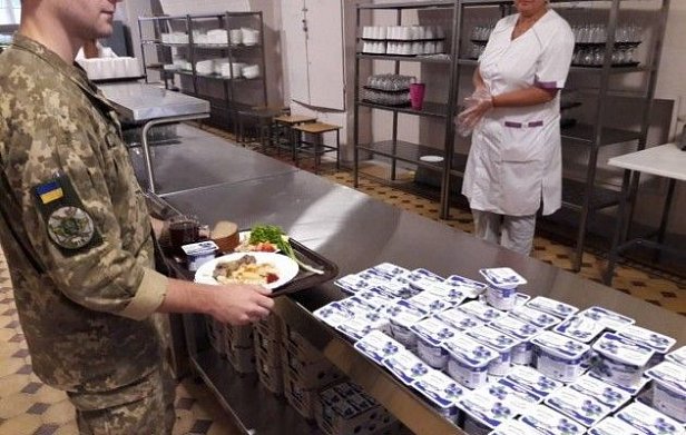 В ВСУ показали, что едят украинские военнослужащие (фото)