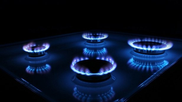Цены на газ для промпотребителей будут расти до середины зимы — эксперт