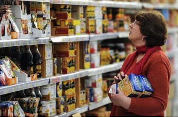 Украину ждет новая волна подорожания продуктов: на что повысят цены