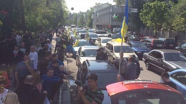 Раду и Кабмин заблокируют 100 тысяч авто