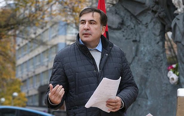 "Покажу, как можно умирать": Саакашвили сделал первое заявление на суде