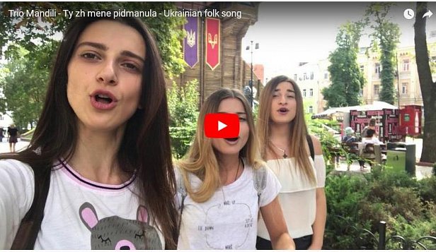 Сеть взорвало грузинское трио, исполнившее народный хит Украины (видео)