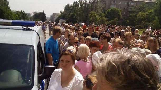 Автоматчики разогнали очередной антивоенный митинг в Донецке