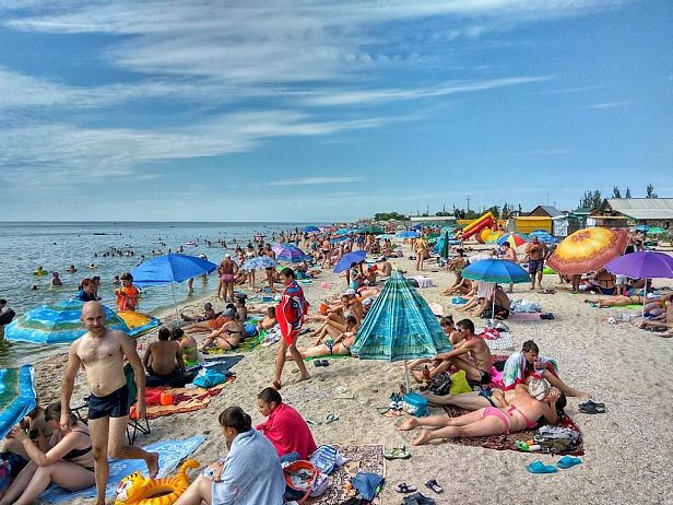 В сети появились фото с единственного курорта ДНР на берегу моря