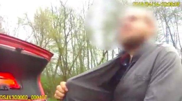 На западной Украине патрульные остановили пьяного священника за рулем, он предложил откупиться