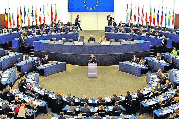 Европарламент высказался в поддержку решения о расселении 120 тысяч беженцев