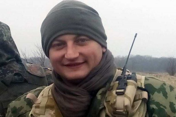Боец АТО, ругавший Порошенко из-за «босых солдат», задекларировал 18 млн гривен наличными