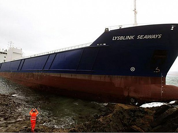 В Шотландии пьяный российский моряк посадил на мель семитонное судно