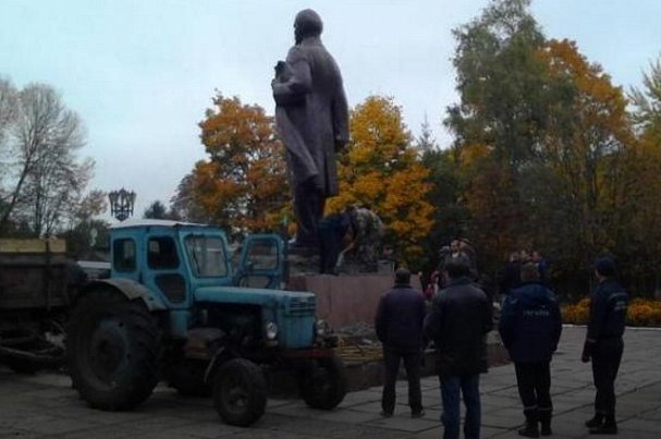 В Украине демонтирован последний памятник Ленину