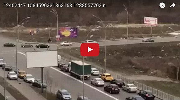 Киевский Шумахер: объехал километровую пробку за минуту. ВИДЕО