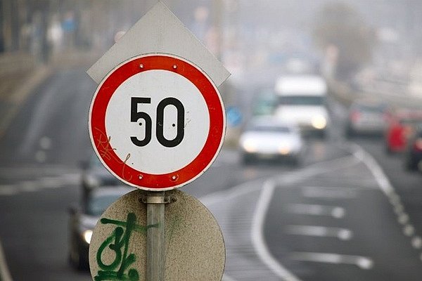 Скорость до 50 км/ч в Украине ограничат не везде, есть исключения - полиция