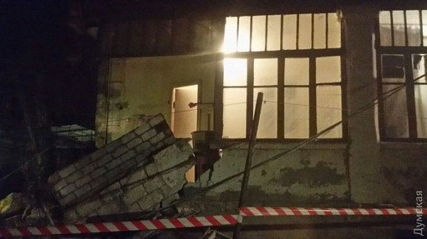 Одессе обрушилась часть двухэтажного жилого дома