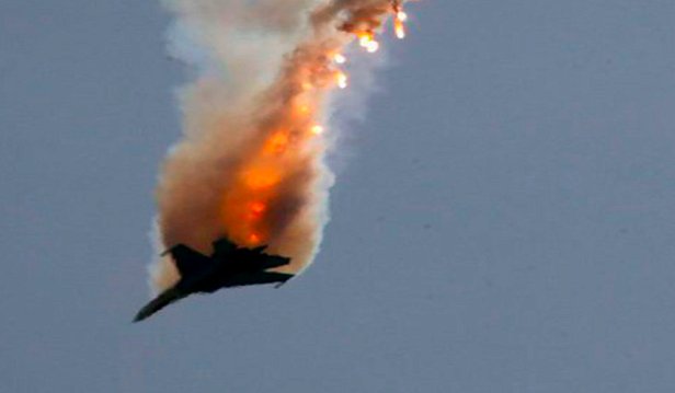 Боевики сбили военный самолёт: первое видео