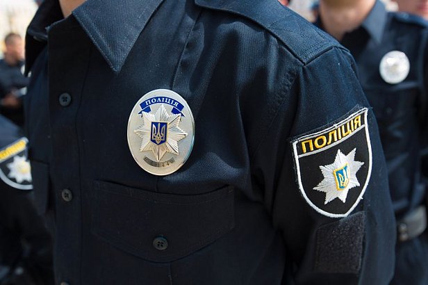 Полицейского, который украл ноутбук в Соломенском суде после пожара, освободили от наказания