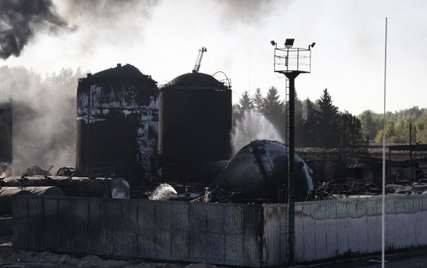 ГСЧС: на нефтебазе под Киевом горение не наблюдается