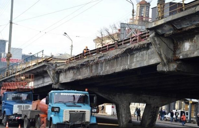 Опубликованы дневные снимки поврежденного Шулявского моста (фото)