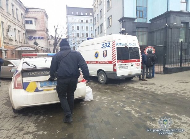 В центре Киева мужчина покончил с собой: появились подробности 
