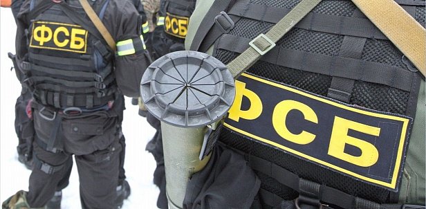 Обыски в Крыму: ФСБ арестовала пять крымских татар