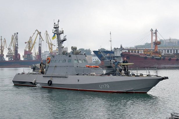 ВМС Украины приняли на вооружение два новых артиллерийских катера