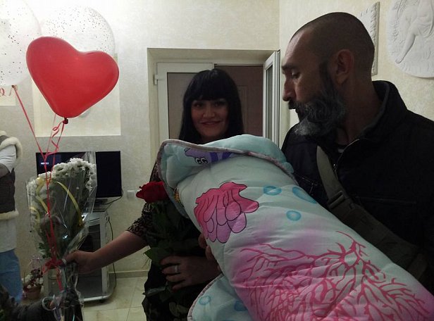 В Одессе новорожденную девочку назвали в честь Окуевой (фото)