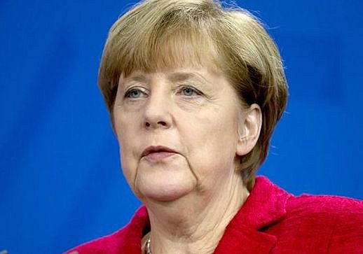 Меркель проведет совещание с министрами относительно терактов в Париже