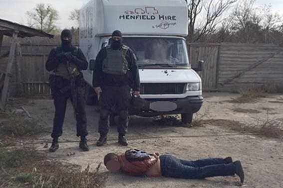 Полиция: на Киевщине вооружённая банда похитила двух мужчин
