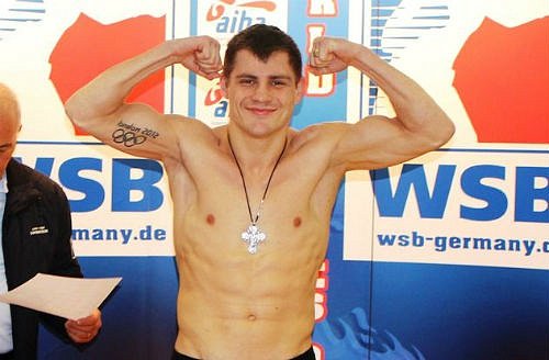 Денис Беринчик ушел в профессиональный бокс