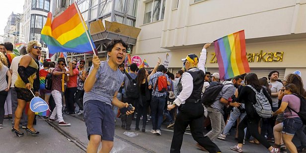 Гей-парад в Стамбуле