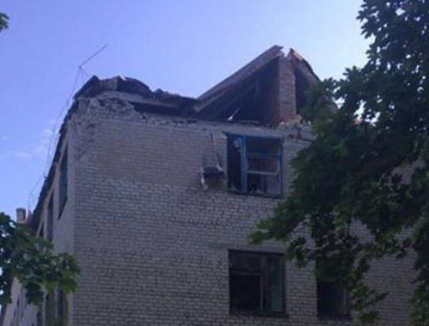 Оккупанты обстреляли Красногоровку из танков и Градов, есть раненые