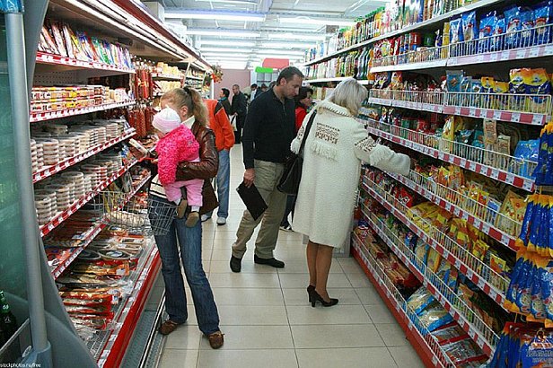 Украинцы тратят 40% средств на еду