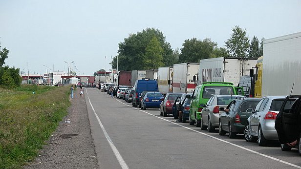 Очереди на границе с Польшей