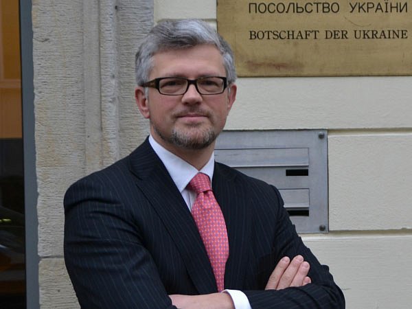 На фото - посол Андрей Мельник 