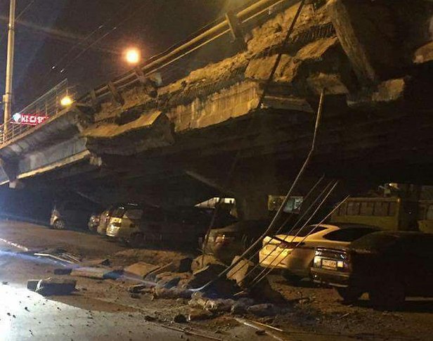 В Киеве обрушился мост на Шулявке