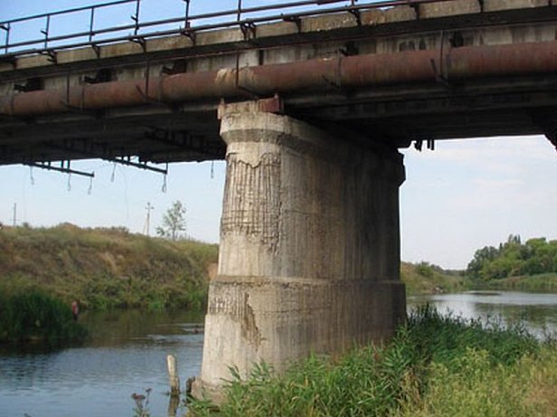 В Славянске предотвращён подрыв моста 