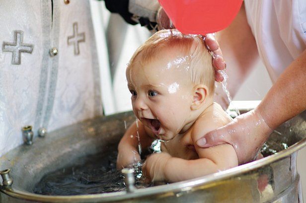 Как правильно крестить ребенка