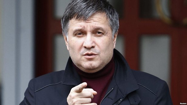 "Карточный домик" смотреть не надо": Аваков рассказал об отношениях с Порошенко