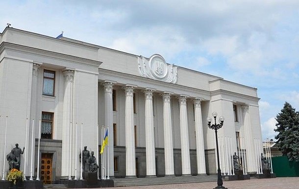 Депутаты отказались вводить для госслужащих экзамен по украинскому языку 