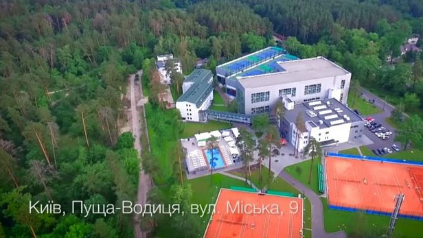 Киевсовет отдал теннисную школу Кононенко