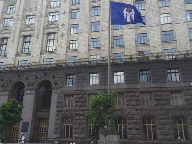 Киевсовет выделил на повышение зарплаты бюджетникам дополнительно 336,9 млн грн